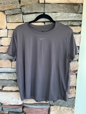 Nike DriFit Tee